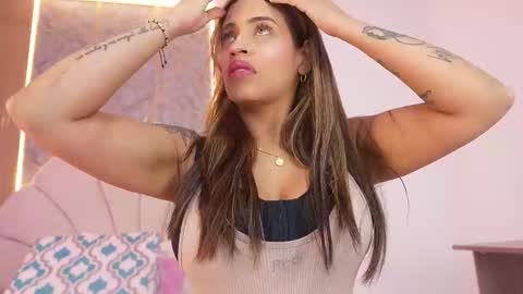 Manuela  online show from November 5, 2025, 3:06 am