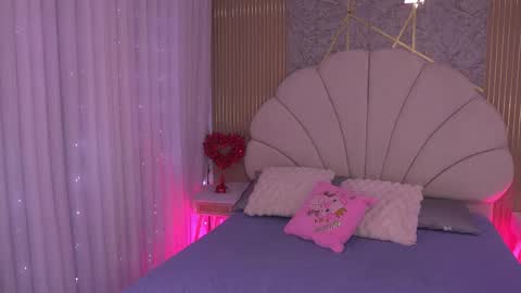 Manuela  online show from March 13, 2026, 3:24 am