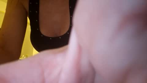 Snapshot of mssecretdesire chatting on October 5, 2025, 12:31 am mssecretdesire online show from October 5, 2025, 12:31 am