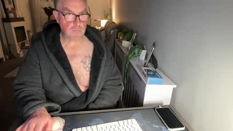 mtb1697 online show from November 26, 2025, 11:39 pm