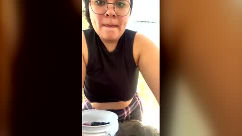 muchachahot online show from April 3, 2026, 7:12 pm