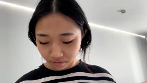 Mia online show from March 10, 2026, 1:32 am