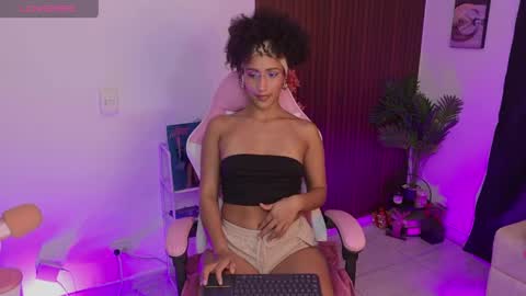 HEY GUYS IF YOU LIKE SEXY SHOW YOU ARE IN THE CORRECT PLACE CU WENESDAY PVT OPEN   TRANSMISSION TIME 5 PM - 10 PM COLOMBIA online show from May 20, 2026, 1:45 am