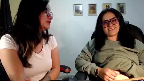 Dani and Alex online show from October 15, 2025, 2:44 am