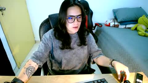 Dani and Alex online show from November 10, 2025, 10:58 am