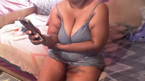 Snapshot of munniegalz1 chatting on February 25, 2025, 10:15 am your angel online show from February 25, 2025, 10:15 am