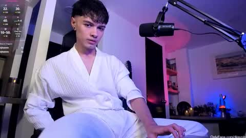 murielkarmesi online show from November 8, 2025, 12:55 am