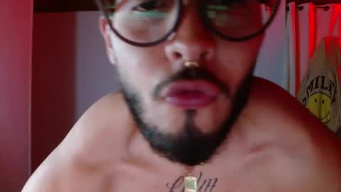 Snapshot of muscle_cock32 chatting on October 3, 2025, 10:29 pm David Big online show from October 3, 2025, 10:29 pm