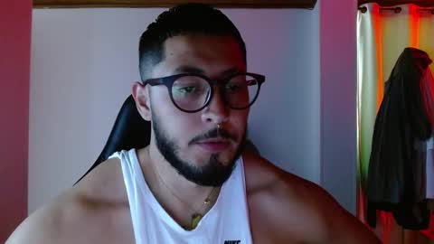 Snapshot of muscle_cock32 chatting on October 15, 2025, 4:29 pm David Big online show from October 15, 2025, 4:29 pm