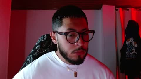 Snapshot of muscle_cock32 chatting on October 22, 2025, 8:14 am David Big online show from October 22, 2025, 8:14 am