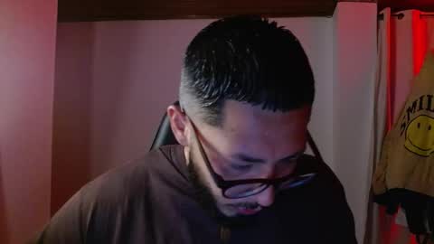 Snapshot of muscle_cock32 chatting on November 3, 2025, 9:21 am David Big online show from November 3, 2025, 9:21 am