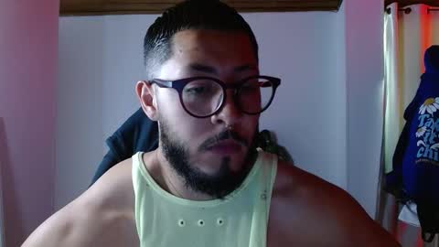 Snapshot of muscle_cock32 chatting on November 4, 2025, 4:50 pm David Big online show from November 4, 2025, 4:50 pm