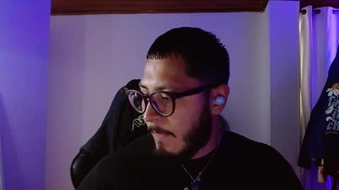 Snapshot of muscle_cock32 chatting on November 12, 2025, 6:52 pm David Big online show from November 12, 2025, 6:52 pm