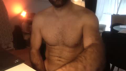 Snapshot of muscle_hair chatting on December 18, 2024, 12:40 pm muscle_hair online show from December 18, 2024, 12:40 pm