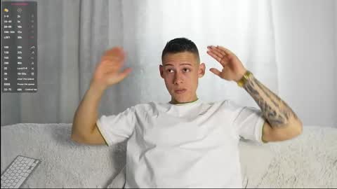 muscle_king_cum online show from October 10, 2025, 1:10 pm