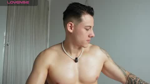 Snapshot of muscle_king_cum chatting on July 18, 2026, 2:21 pm muscle_king_cum online show from July 18, 2026, 2:21 pm