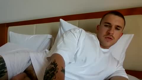 Snapshot of muscleshow00 chatting on February 21, 2026, 1:39 am muscleshow00 online show from February 21, 2026, 1:39 am