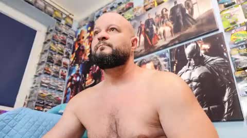 Snapshot of muscular_bear chatting on July 9, 2026, 6:39 am Chris online show from July 9, 2026, 6:39 am