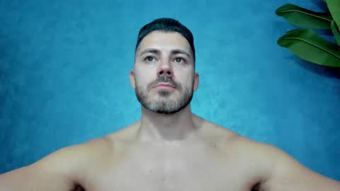 Snapshot of muscularmaster chatting on September 18, 2025, 9:17 pm muscularmaster onlyfans online show from September 18, 2025, 9:17 pm