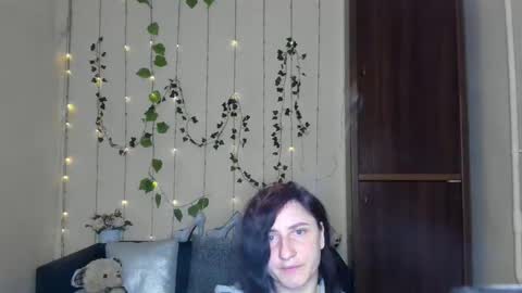 Jeneva online show from April 18, 2026, 7:07 pm