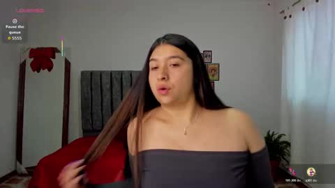 Snapshot of mushi_ chatting on November 12, 2025, 11:32 am mushi_ online show from November 12, 2025, 11:32 am