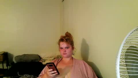 Snapshot of mushymummy000 chatting on October 7, 2025, 12:24 pm mushymummy000 online show from October 7, 2025, 12:24 pm