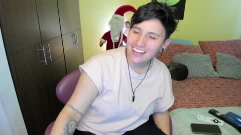 Snapshot of musicayluna chatting on January 3, 2025, 6:33 am VALENTINA Luna online show from January 3, 2025, 6:33 am