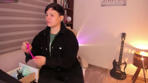 Snapshot of musicayluna chatting on February 23, 2025, 5:45 am VALENTINA Luna online show from February 23, 2025, 5:45 am