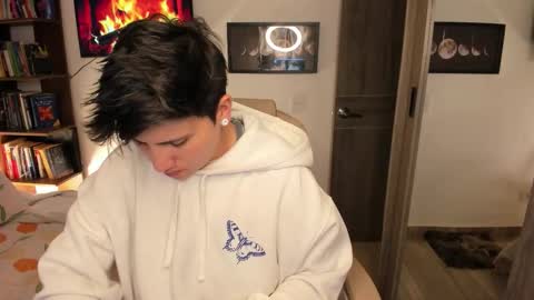 VALENTINA Luna  online show from December 2, 2025, 3:01 am