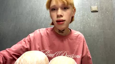 Polik   online show from November 23, 2025, 8:08 pm