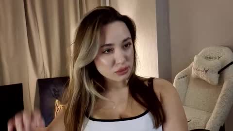 Snapshot of mustical_muse chatting on September 19, 2025, 9:26 pm Nika online show from September 19, 2025, 9:26 pm