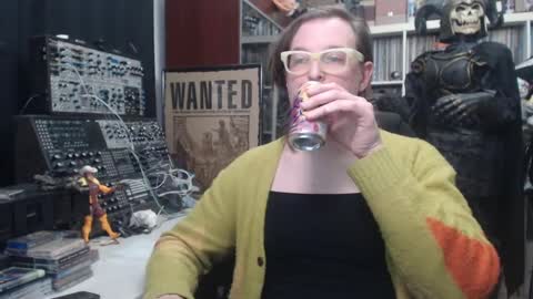 Snapshot of muziknerd chatting on February 7, 2025, 8:11 am Muziknerd online show from February 7, 2025, 8:11 am