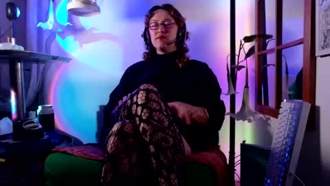 Mx. Anouk Divine online show from May 28, 2026, 2:31 am