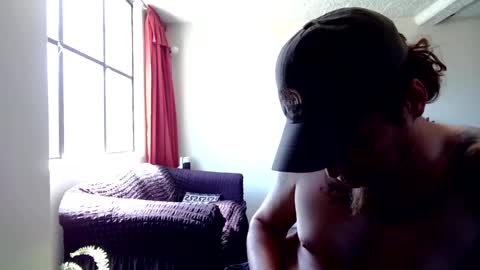 Snapshot of mxdnxss chatting on December 8, 2024, 5:44 pm Maty online show from December 8, 2024, 5:44 pm