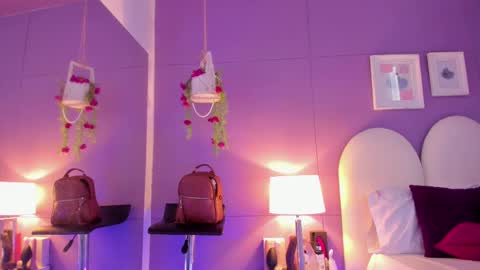 my_aleja_ online show from September 15, 2025, 12:49 pm