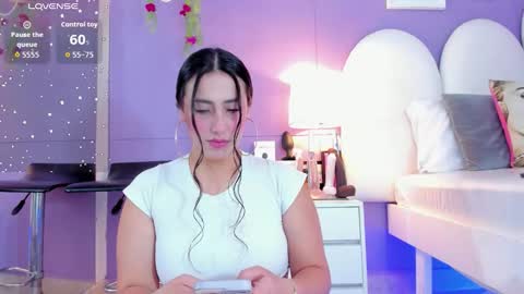 my_aleja_ online show from November 8, 2025, 1:22 pm