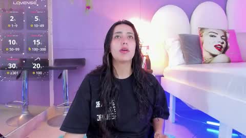 my_aleja_ online show from November 9, 2025, 1:53 pm