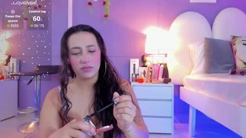 my_aleja_ online show from November 10, 2025, 12:59 pm