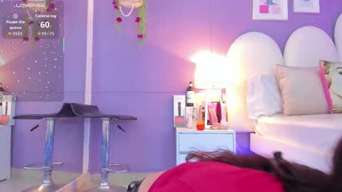 my_aleja_ online show from November 16, 2025, 2:44 pm