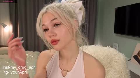 Snapshot of my_april chatting on November 6, 2025, 12:28 pm April online show from November 6, 2025, 12:28 pm