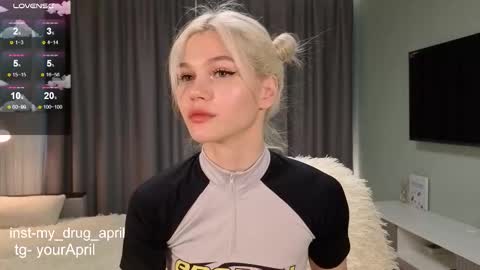 Snapshot of my_april chatting on November 9, 2025, 7:06 am April online show from November 9, 2025, 7:06 am