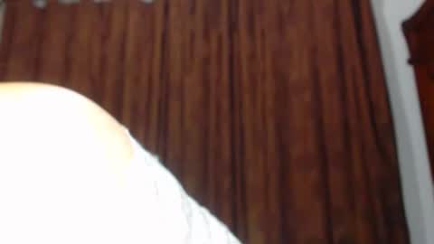     sara      i know you love me xoxox     online show from February 1, 2026, 6:56 am