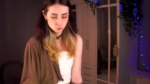 Molly online show from October 10, 2025, 8:30 pm