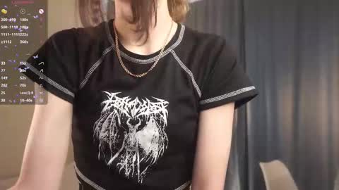 Molly online show from October 16, 2025, 7:53 am