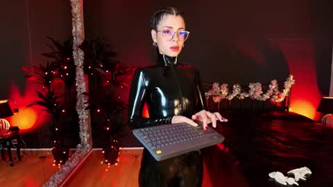 Maite online show from December 14, 2024, 11:18 am
