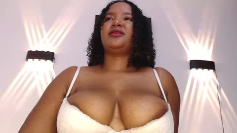My Sweety Bom online show from May 25, 2026, 1:39 pm