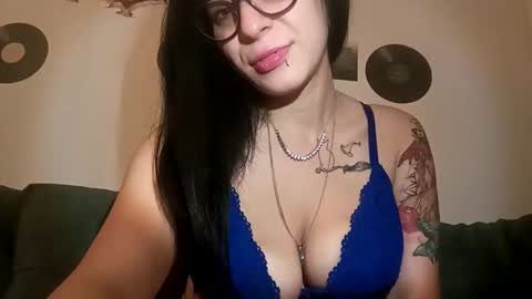 Mya online show from September 21, 2025, 3:24 pm