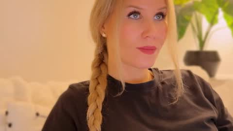 Mya-be Yours P online show from January 30, 2025, 11:02 pm