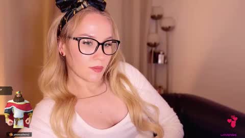 Mya-be Yours P online show from November 21, 2025, 8:07 pm