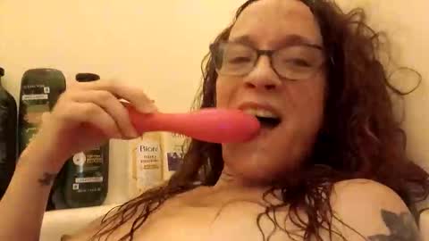 Snapshot of mybell8882 chatting on November 3, 2025, 3:57 pm Gypsy online show from November 3, 2025, 3:57 pm